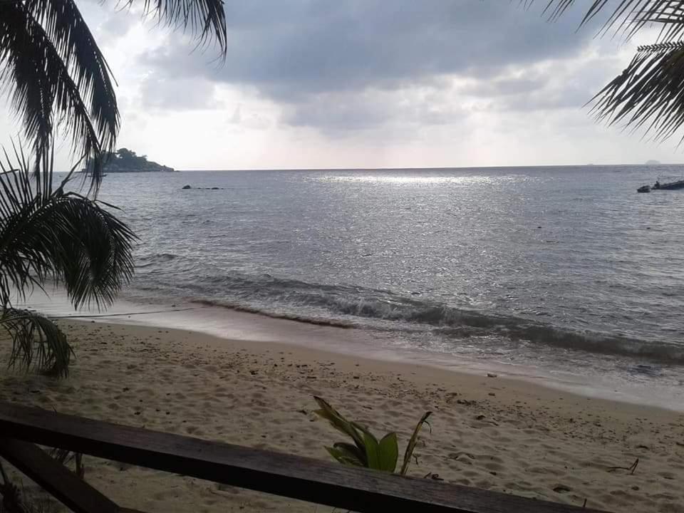Ella'S Place Salang Tioman Kampong Ayer Batang Exterior photo