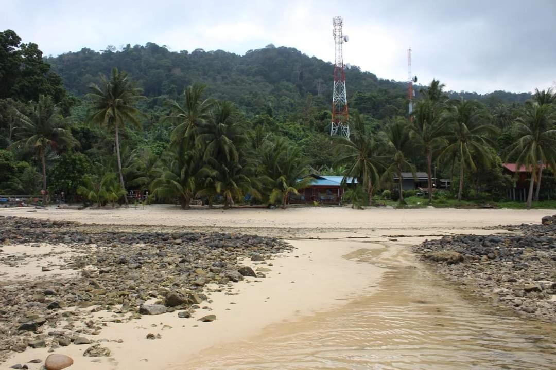 Ella'S Place Salang Tioman Kampong Ayer Batang Exterior photo