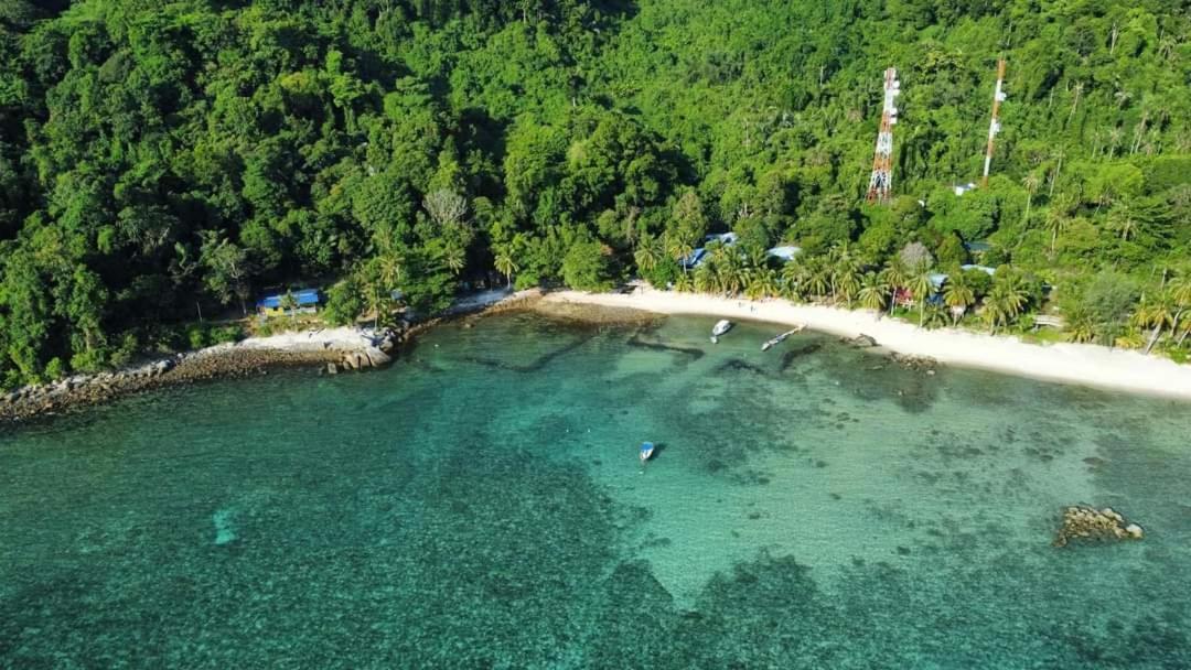 Ella'S Place Salang Tioman Kampong Ayer Batang Exterior photo