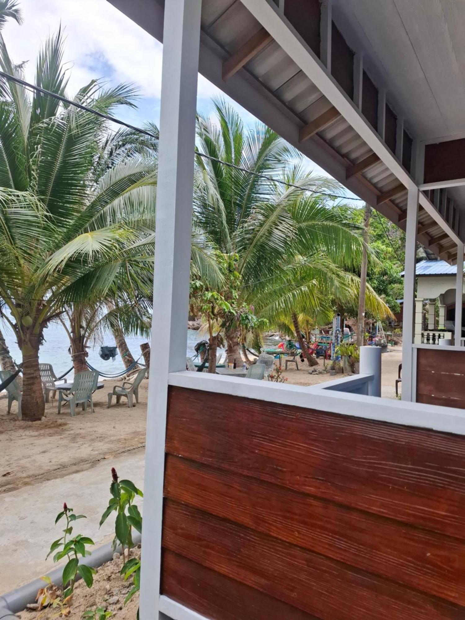 Ella'S Place Salang Tioman Kampong Ayer Batang Exterior photo