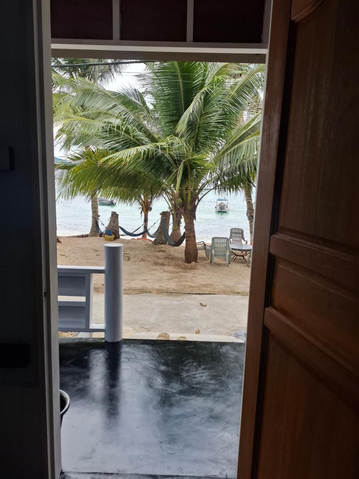 Ella'S Place Salang Tioman Kampong Ayer Batang Exterior photo