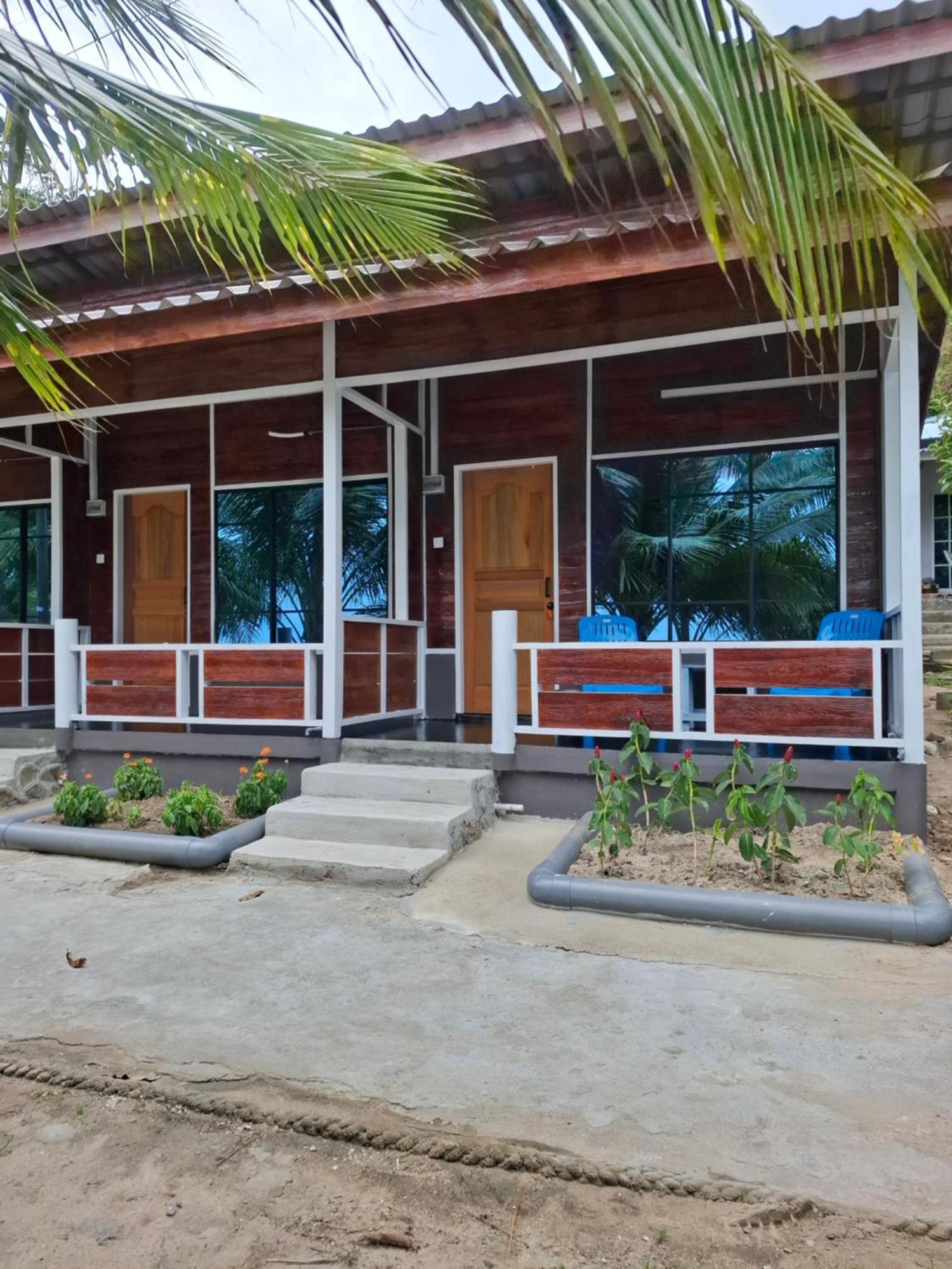 Ella'S Place Salang Tioman Kampong Ayer Batang Exterior photo