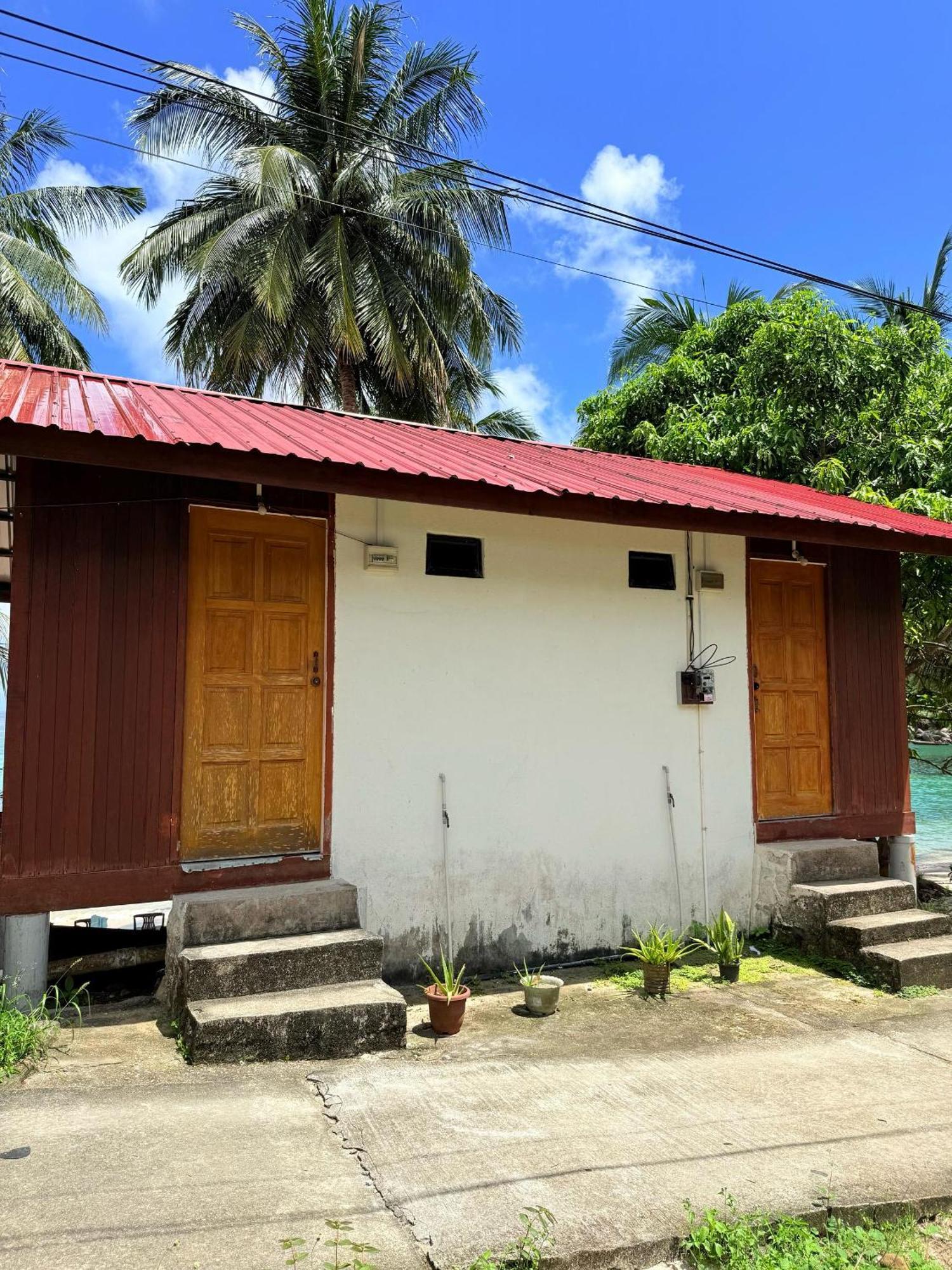 Ella'S Place Salang Tioman Kampong Ayer Batang Exterior photo